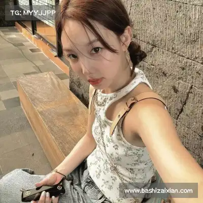邹朵千